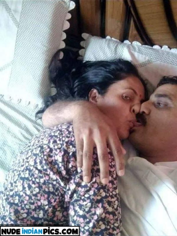Desi Task Wala Nude Girl Selfies