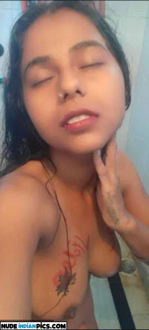 Garam Indian Nangi Wife Great Blow Job