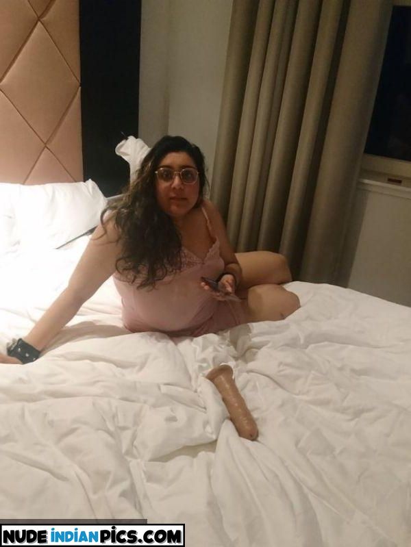 Indian Busty Aunty Bfs Naked