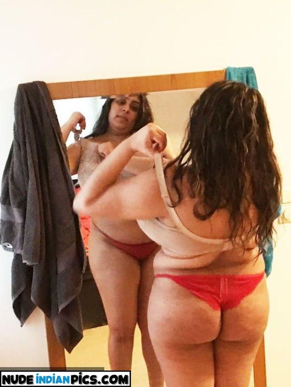 Indian Busty Aunty Thick Ash Leaks