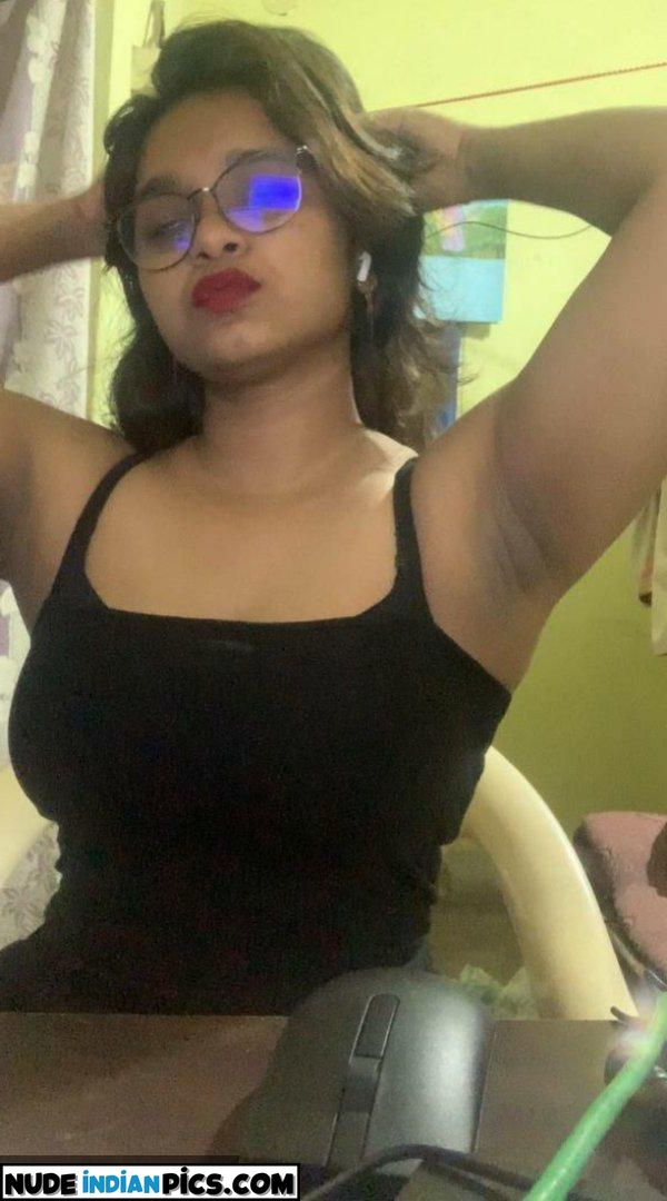Indian Cute Bhabhi Bade Lund Ki Photo
