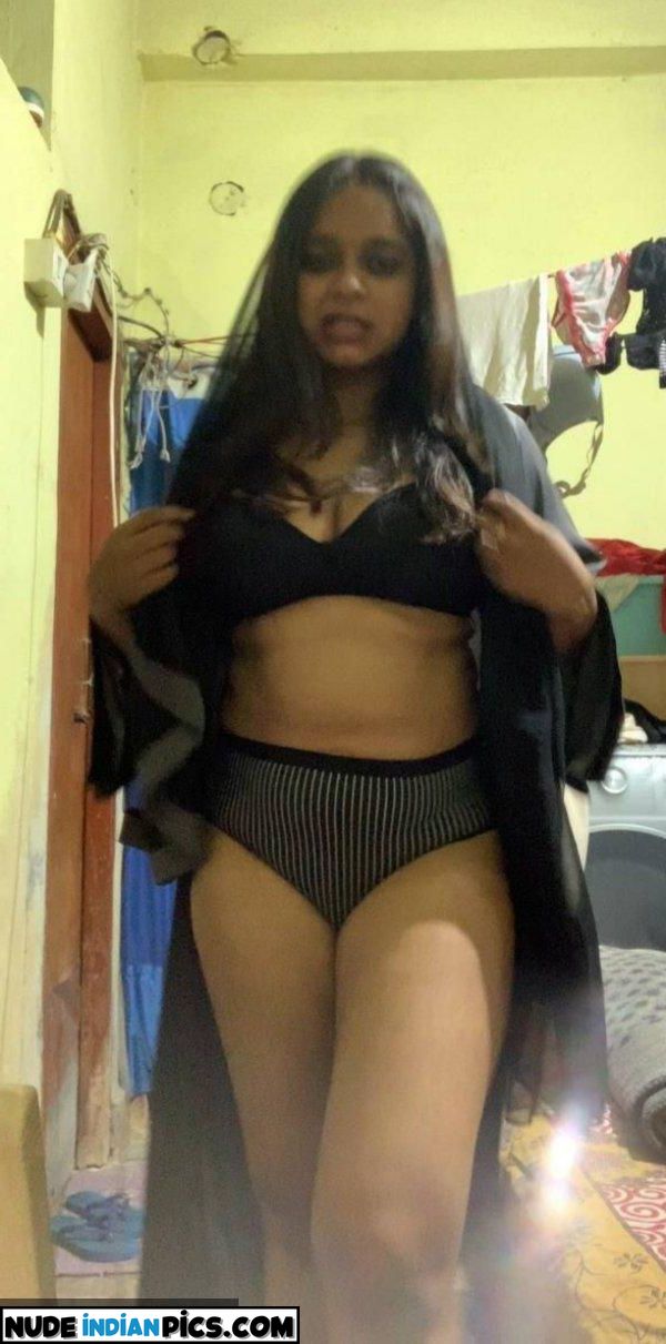 Indian Cute Bhabhi Girltits