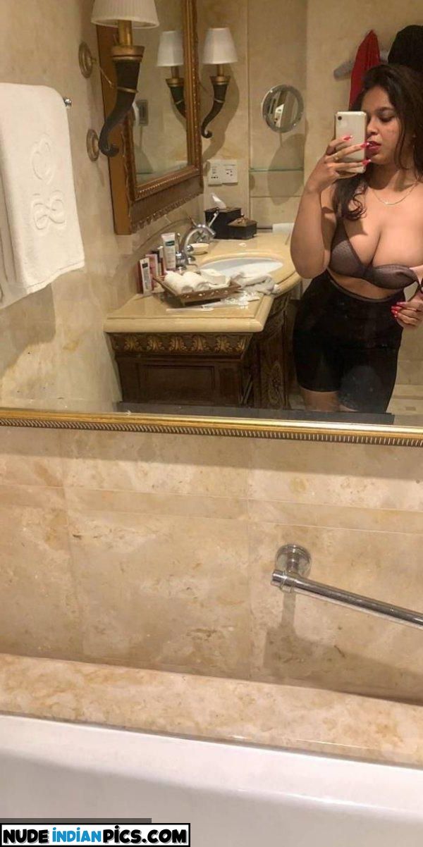 Indian Cute Bhabhi Hot Images Nude