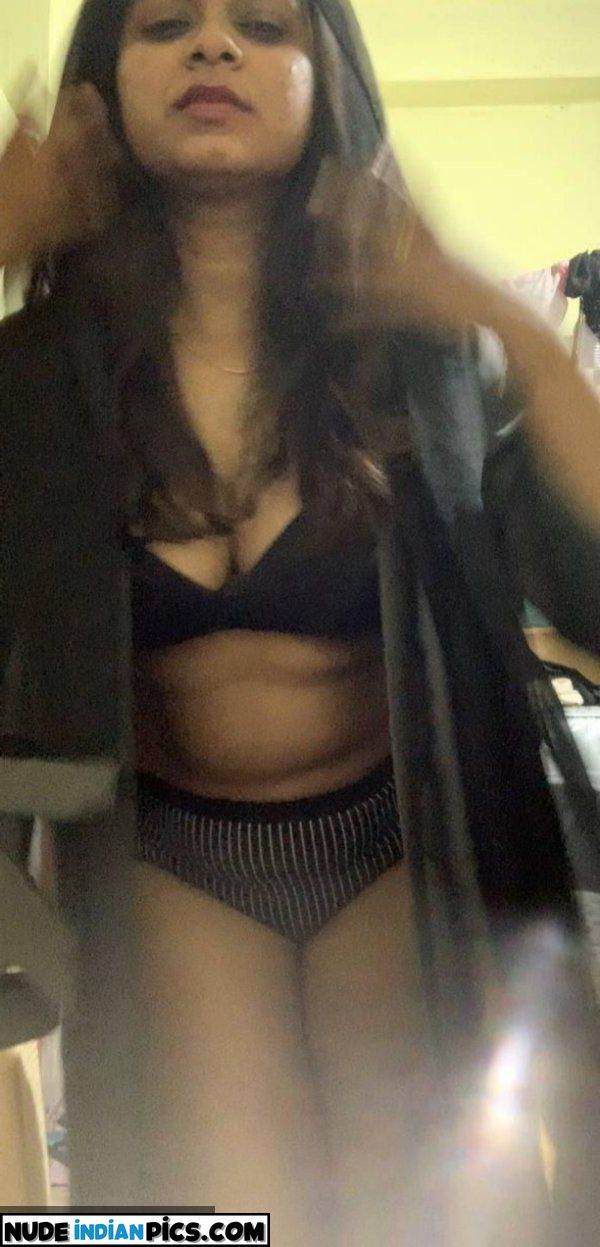 Indian Cute Bhabhi Indian Nude Image