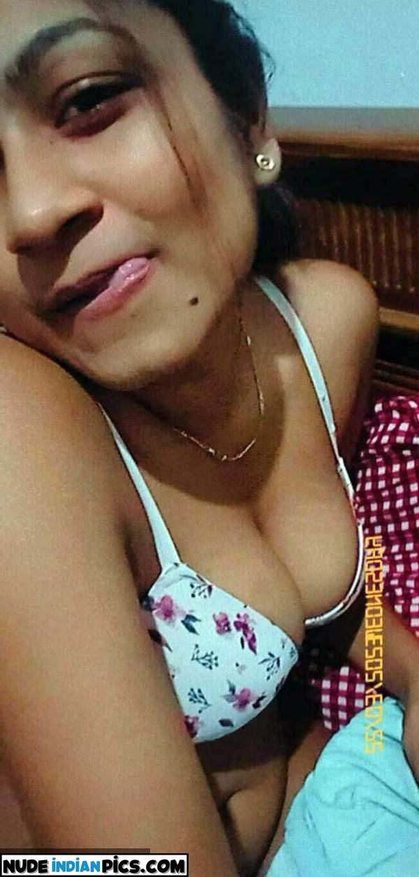 Indian Woman Nude Sakina Ansari