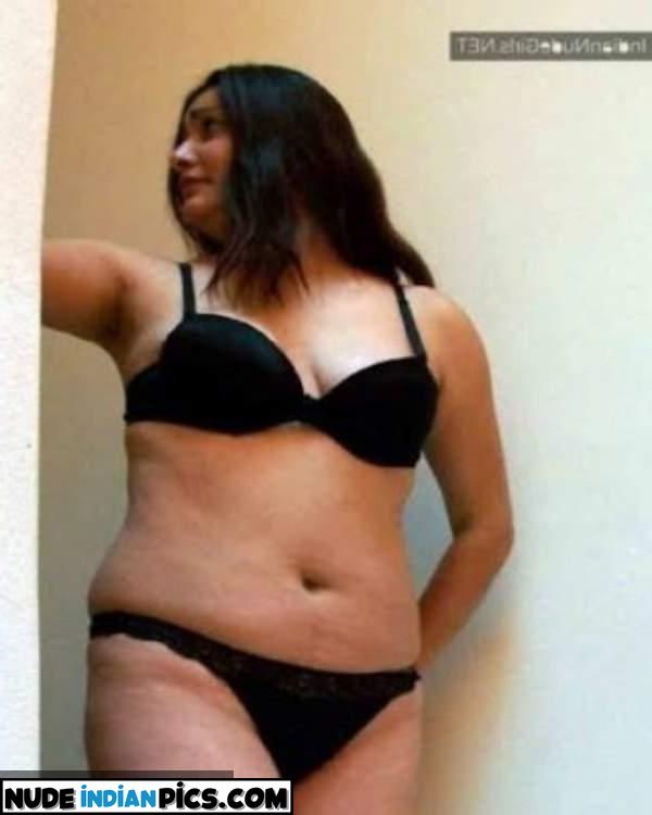 Jalwaali Busty Chachi Aunty Sex Image
