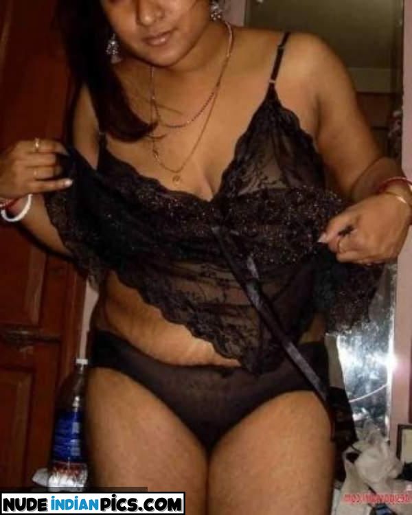 Jalwaali Busty Chachi Teen Nude Images