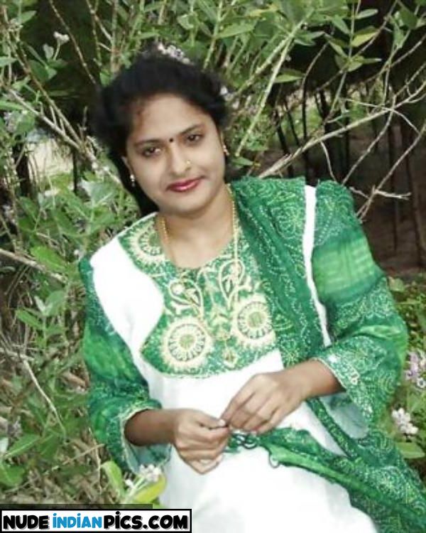 Kamukh Moti Bhabhi Sex And Nude Pics