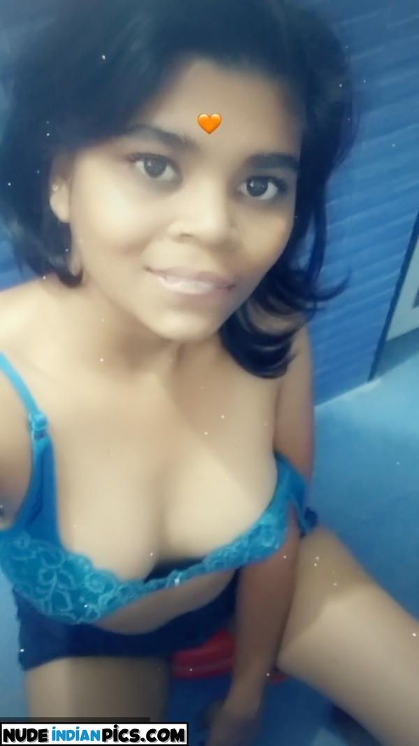Kavya Sharmas Sizzling Boobs Nude Pic