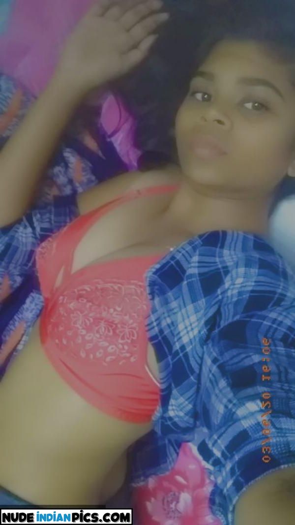 Kavya Sharmas Sizzling Naked Indian Aunty Photos