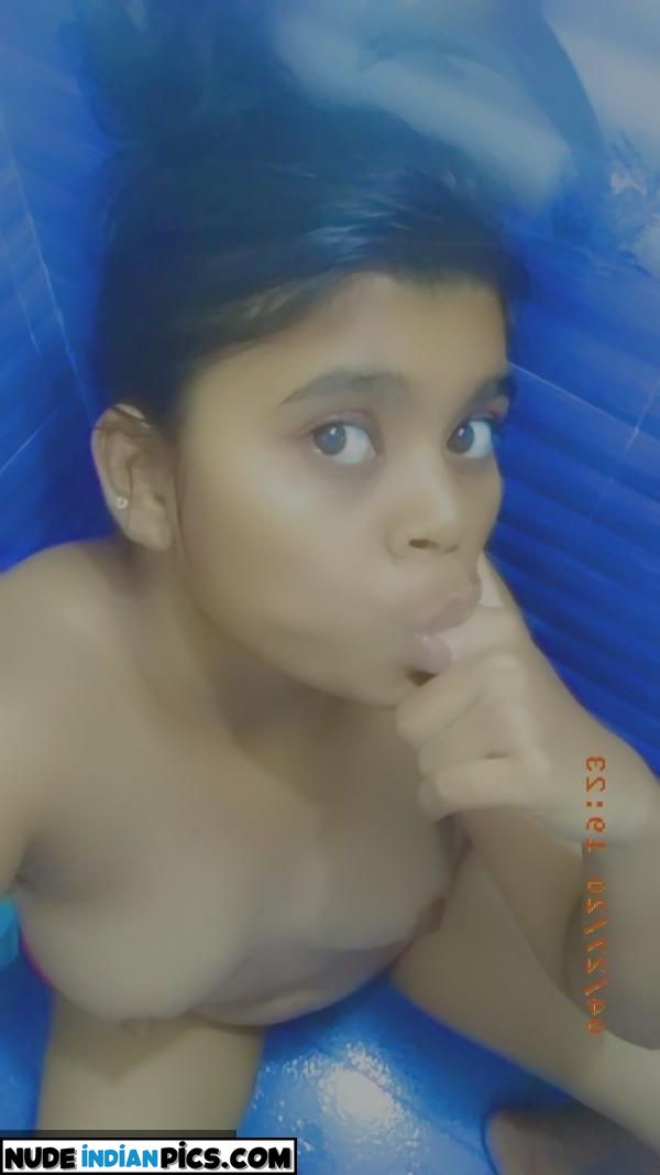 Kavya Sharmas Sizzling Nude Female Butts