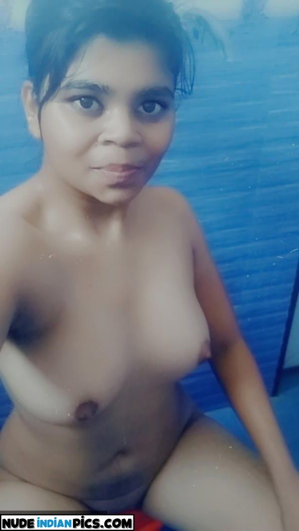 Kavya Sharmas Sizzling Tamil Aunty Nude Photos