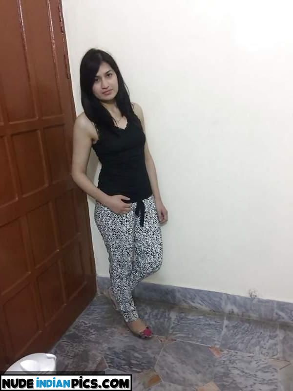 Khushboo Mehreens Leaked Aunty Saree Nude Photos