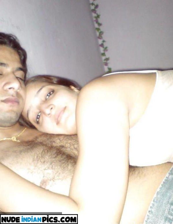 Kirtis Bhabhi And 18 Pics Nude