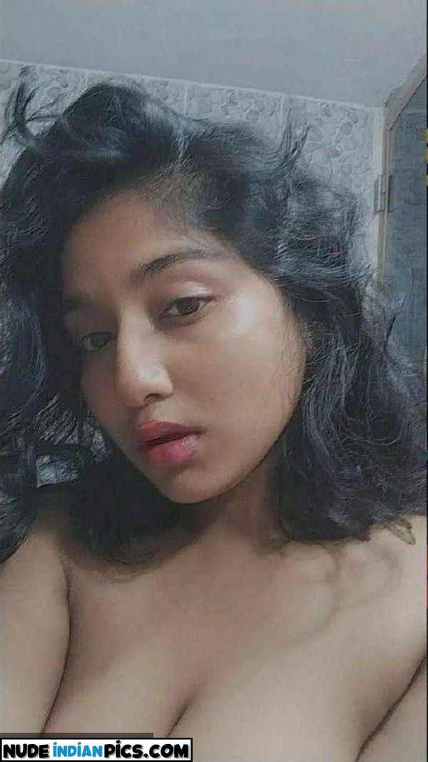 Kolkatas Kirti Dasgupta Naked Boob Selfies