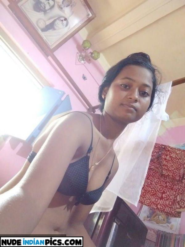 Komal Chopras Hot Chubby Milf Pics