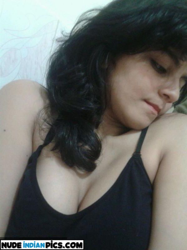 Komal Kapoor Stripping Indian Beautiful Nude Women
