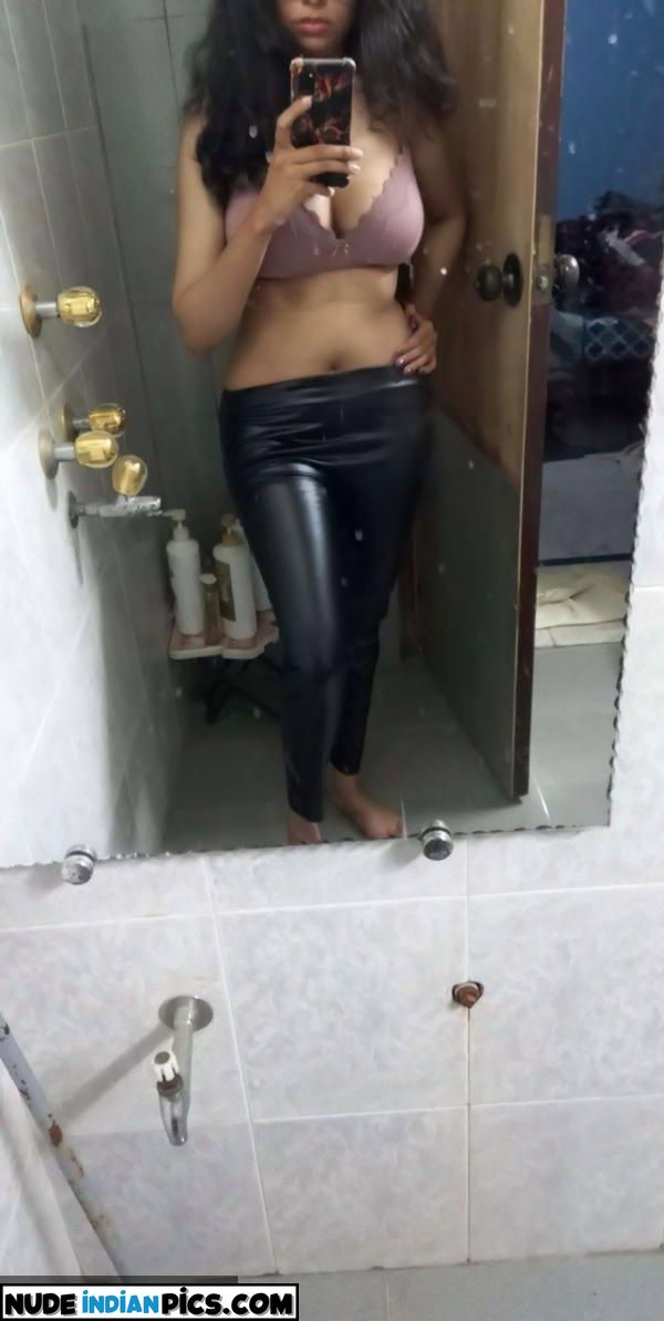 Malayali Muslim Model Naked Girl Selfies