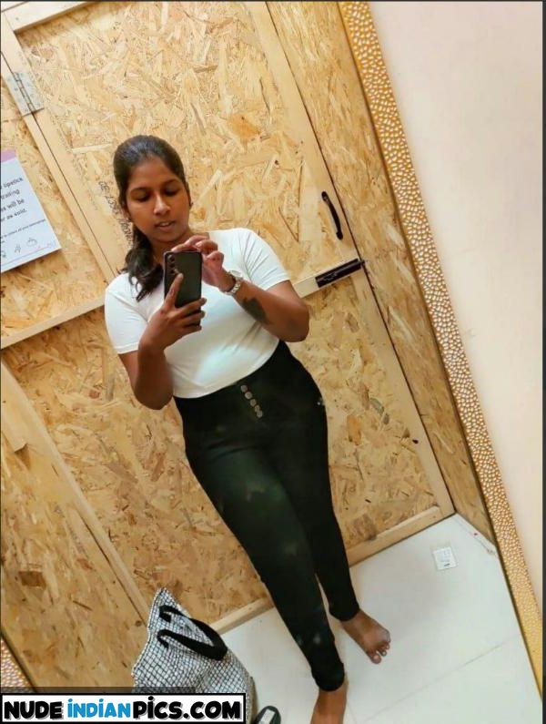 Malayali Naak Neevan Naked Housewife Selfies