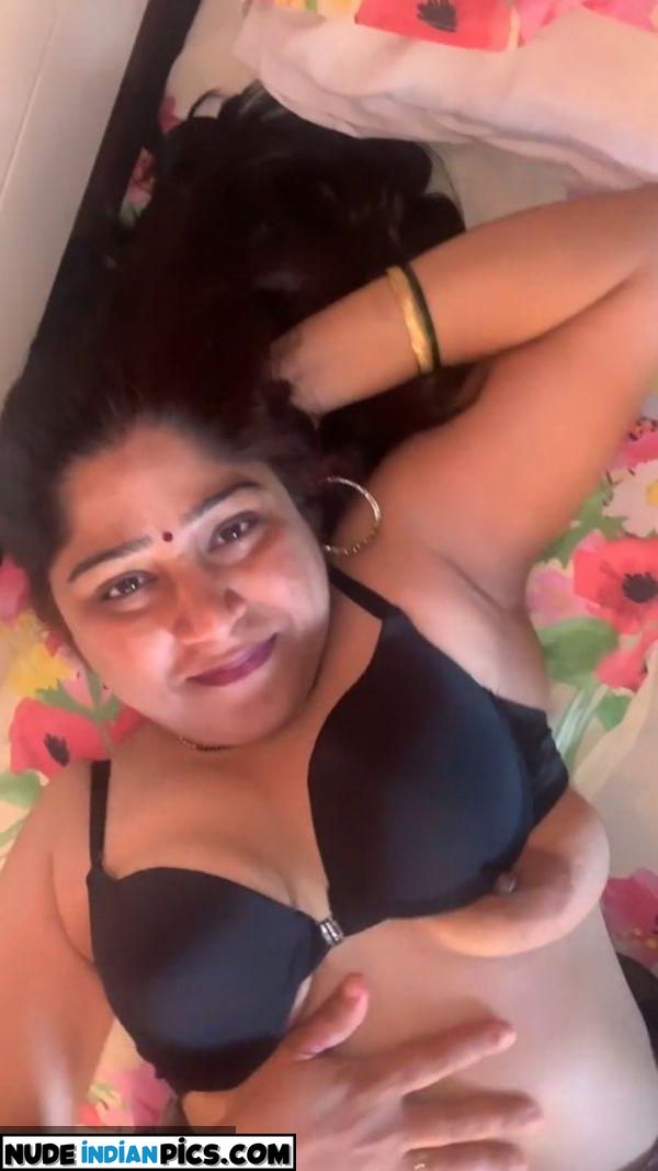 Marathi Aunty Anushkas Aunty Ki Chudai Photo