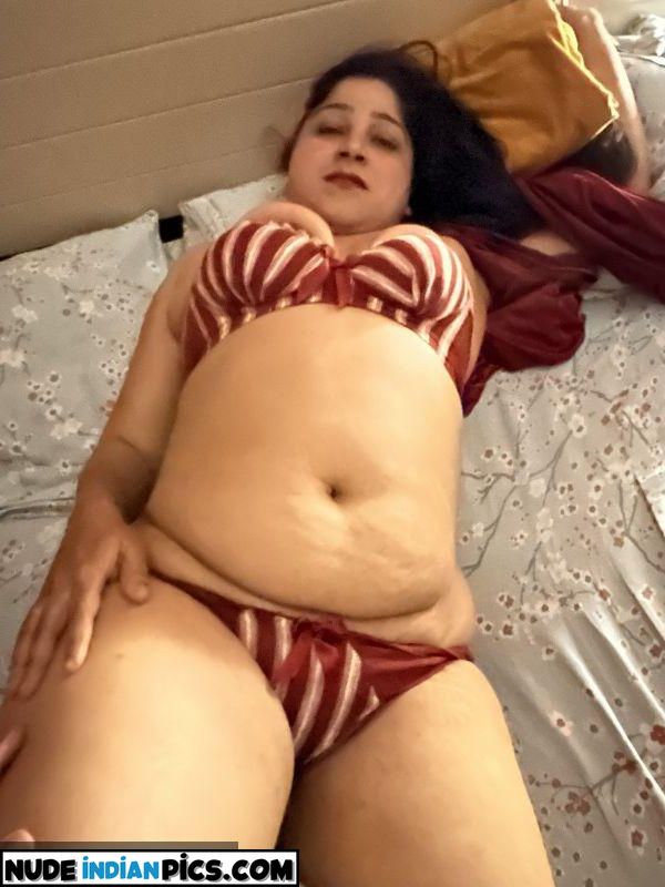 Marathi Aunty Anushkas Best Blowjob Pics