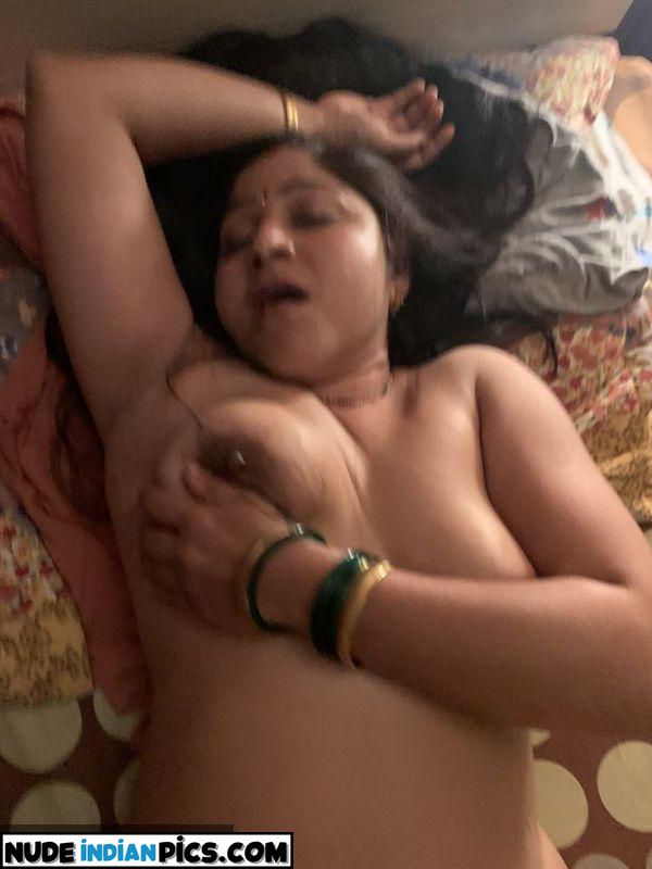 Marathi Aunty Anushkas Cuckold Sex Pics