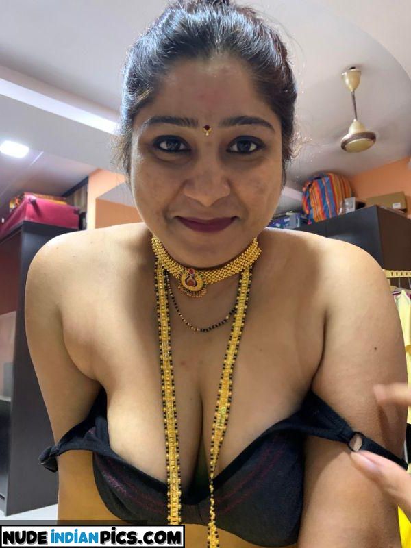 Marathi Aunty Anushkas Nude And Porn Photos