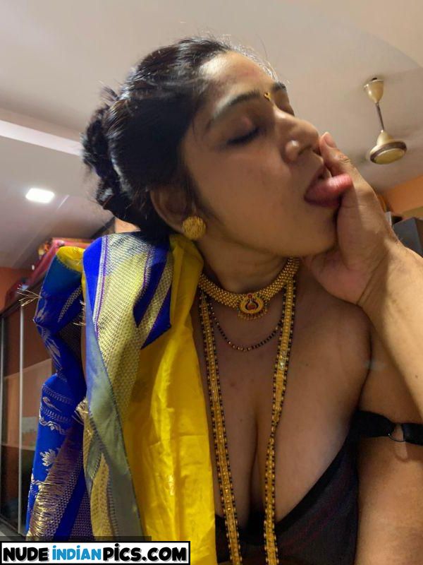 Marathi Aunty Anushkas Pakistani Nude Woman