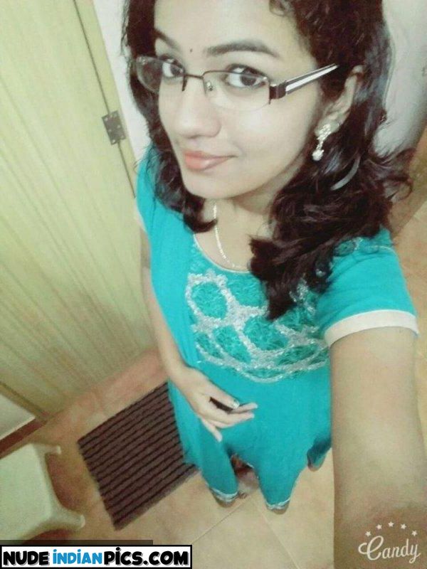 Marathi Gf Pooja Big Butt Pics Nude