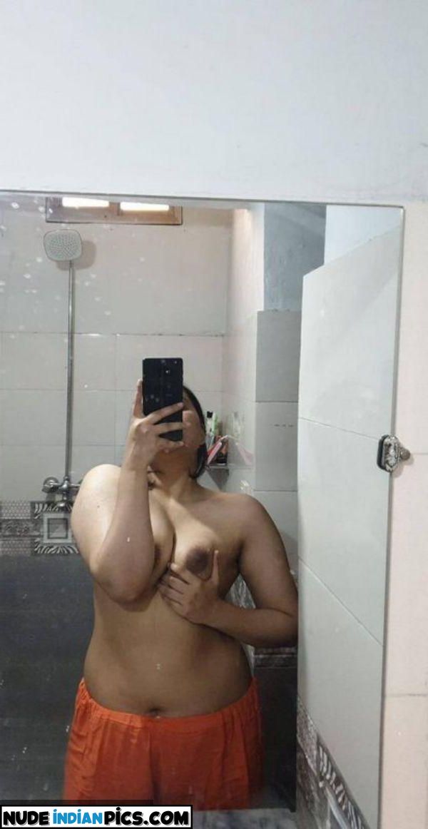 Meera And Rohans Naked Girlfriend Gallery