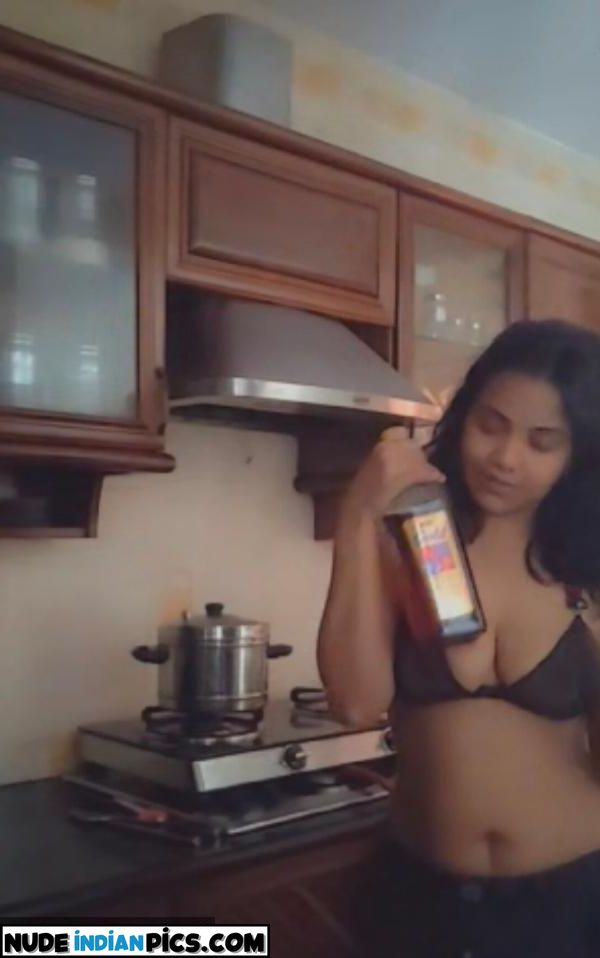 Mumbai Bhabhi Nalini Bhabhi Nude Photos