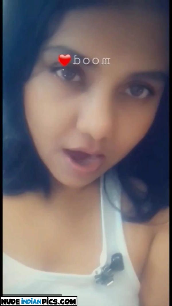 Mumbai Bhabhi Nalini Teenager Nude Photo