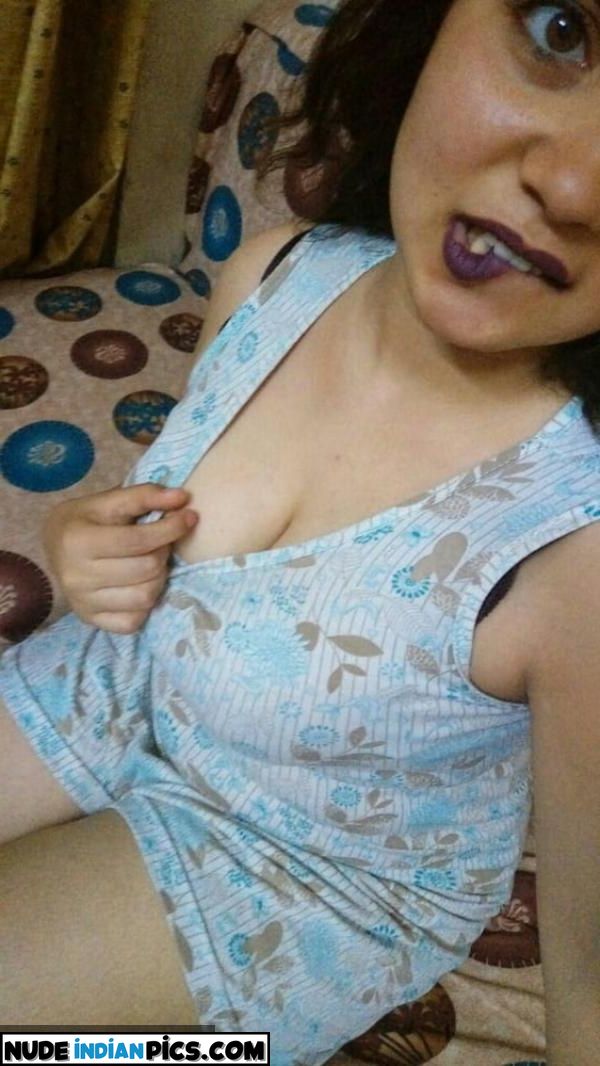 Muslim Bhabhi Rukhsar Selfie Nude Pics