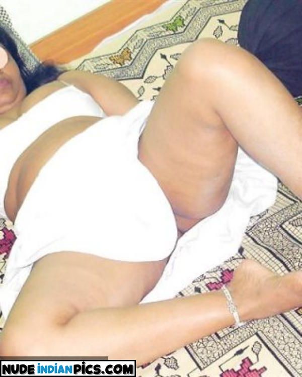 Nangi Desi Ladki Desi Aunty Nude Picture