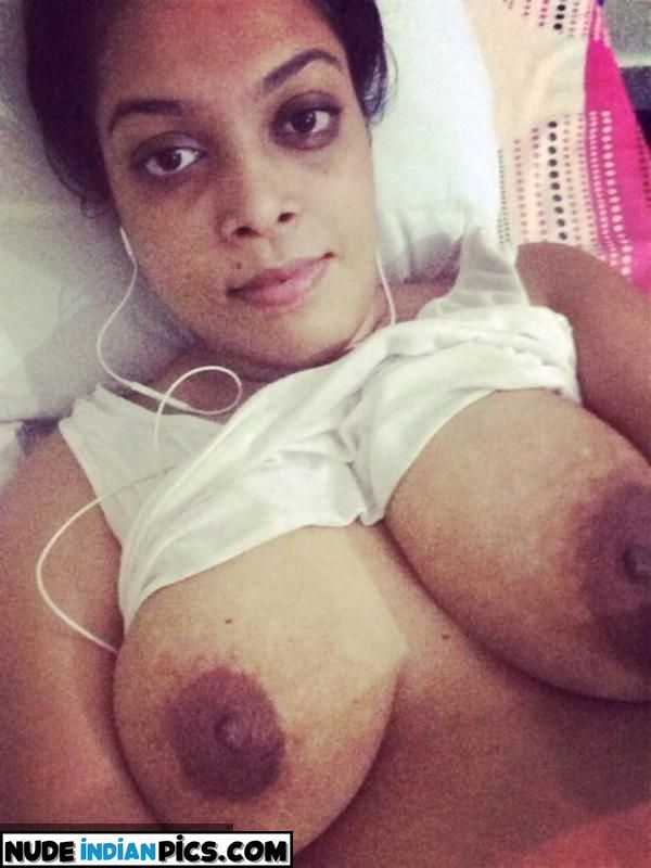 Nangi Desi Ladkiyon Big Tit Selfie Pics