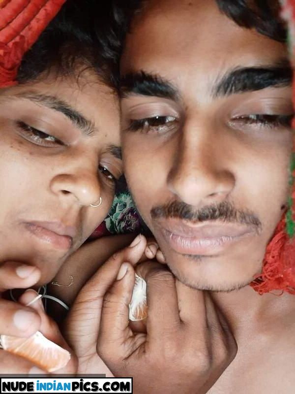 Naughty Indian Couples Aunty Naked Pic