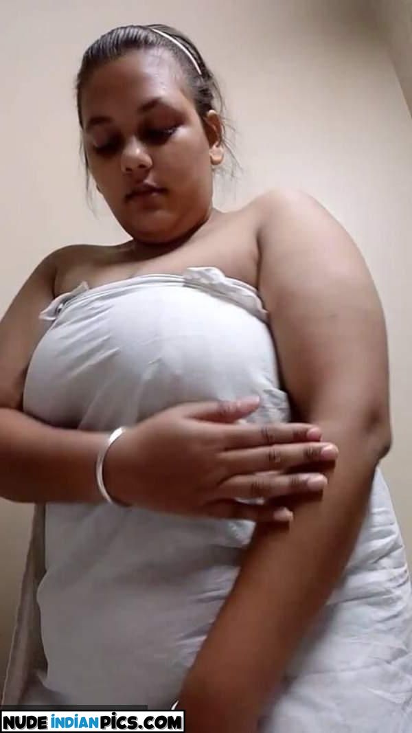 Naughty Indian Couples Nude Hidden Camera Pics