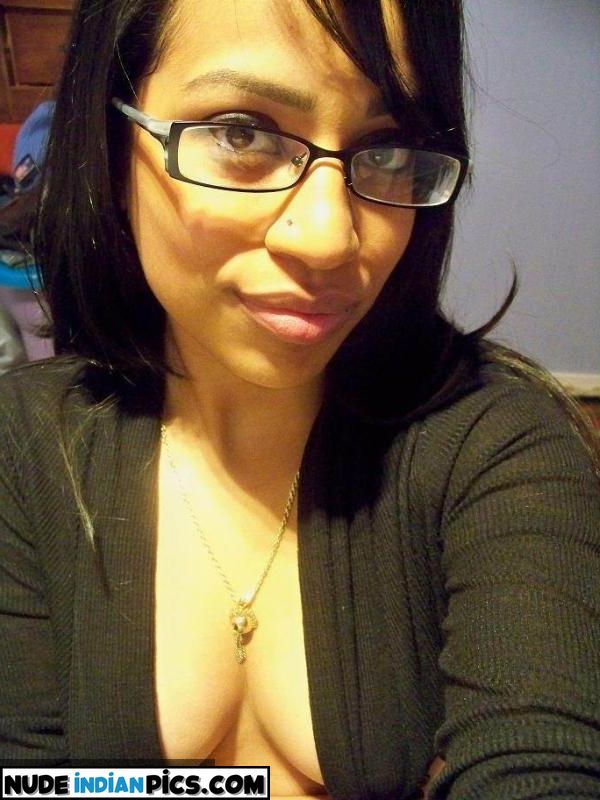 Nri Topless Babe Mature Indian Porn Pic