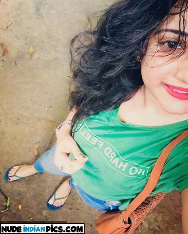 Nude Desi Bhabhi Big Naked Booty Photos