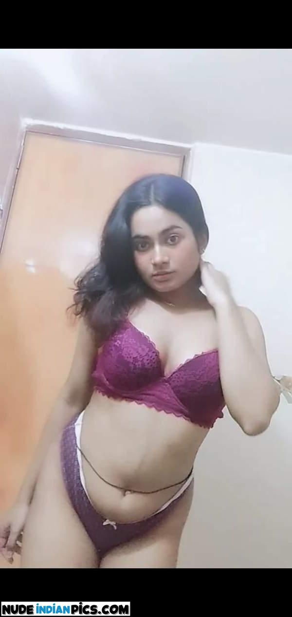Nude Indian Ayesha Desi Pussy