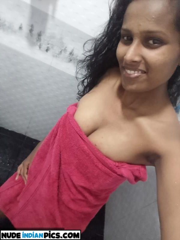 Nude Malayali Babes Nangi Chut Ki Photo