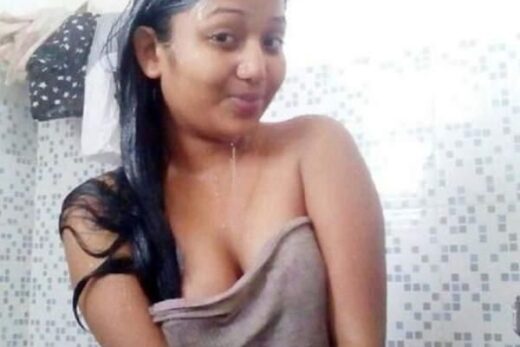 Original Title Desi Bur Ki Foto