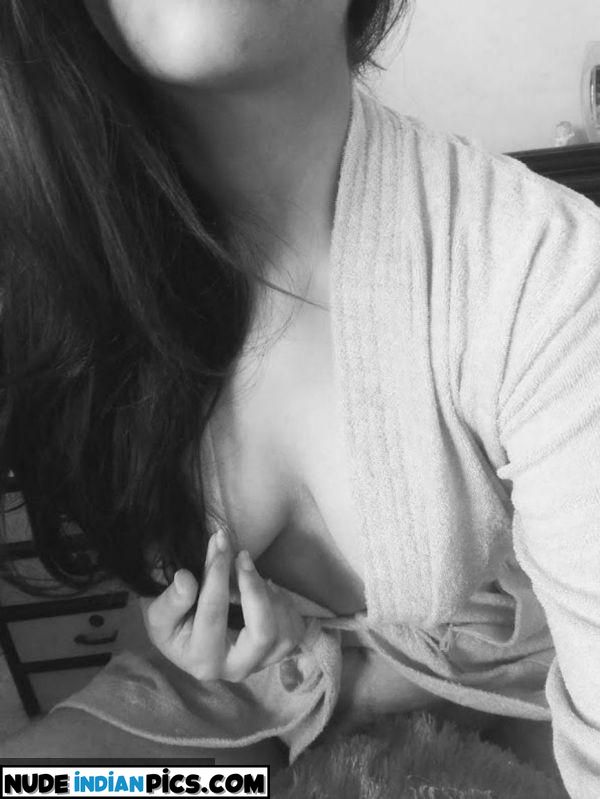 Original Title Hot Desi Breast Show