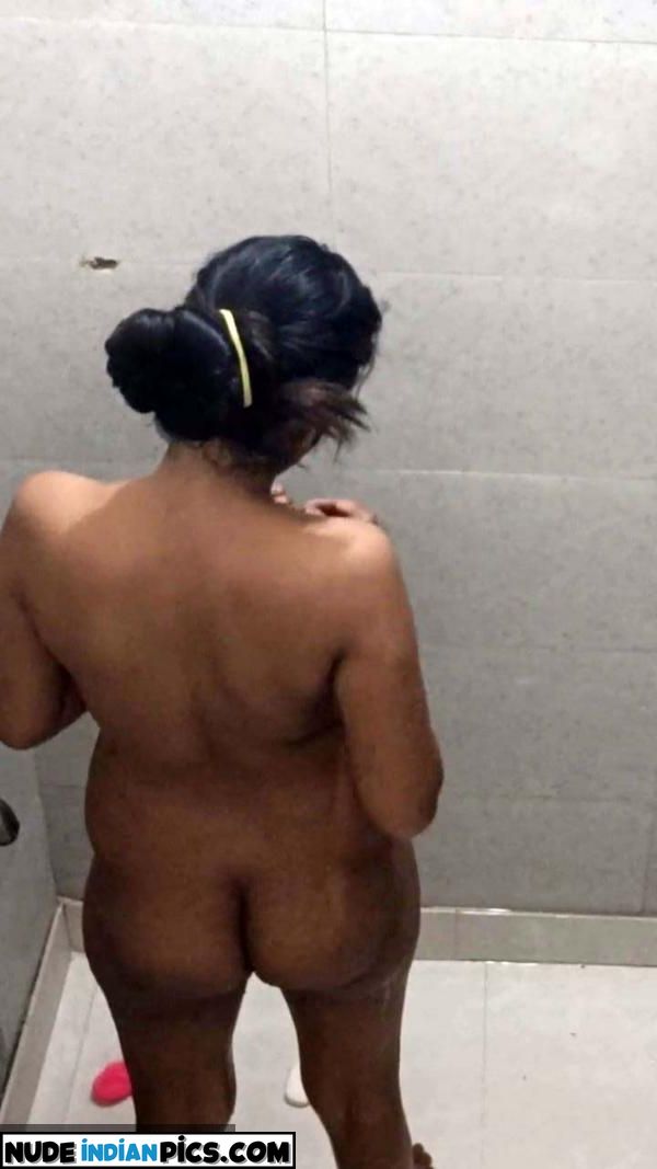 Riya Bhabhi Ka Black Pussy Pic
