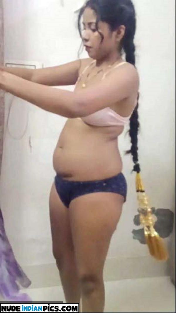 Riya Bhabhi Ka Teenage Nude Pic
