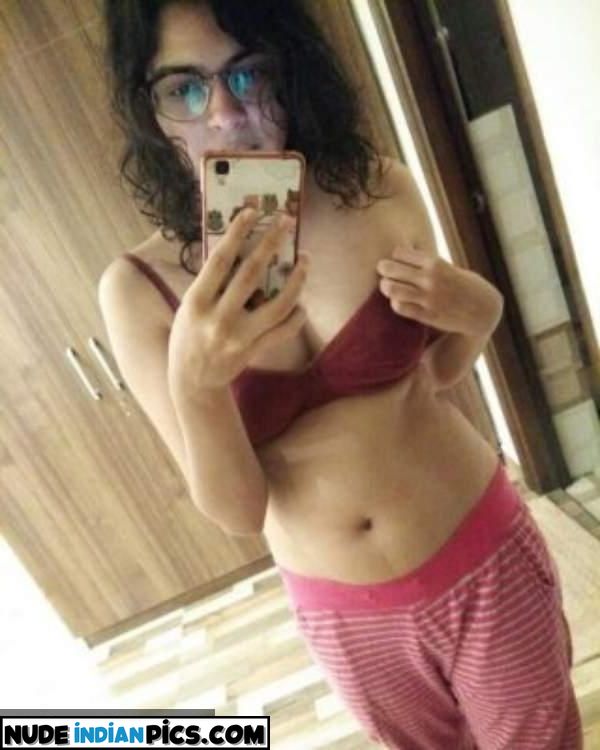 Riya Maheshwaris Sizzling Big Booty Indian Nude