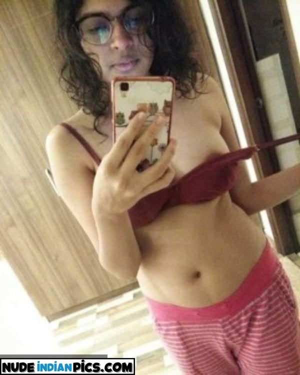 Riya Maheshwaris Sizzling Manga Blowjob