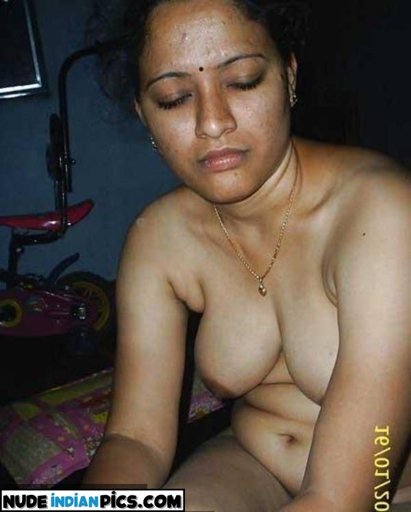 Riya Thakur Xxx Nude Indian Teen Photo