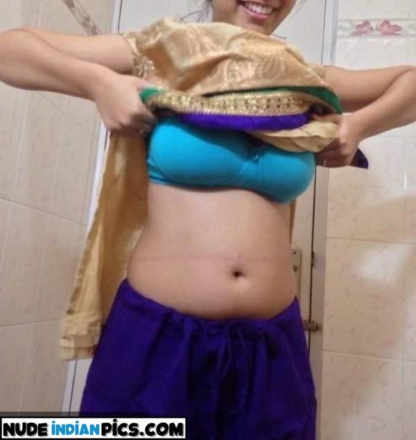 Riyas Sensual Desi Desi Girl Nude