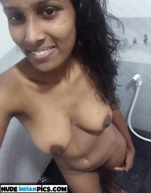 Riyas Sensual Desi Hotest Nude Photos